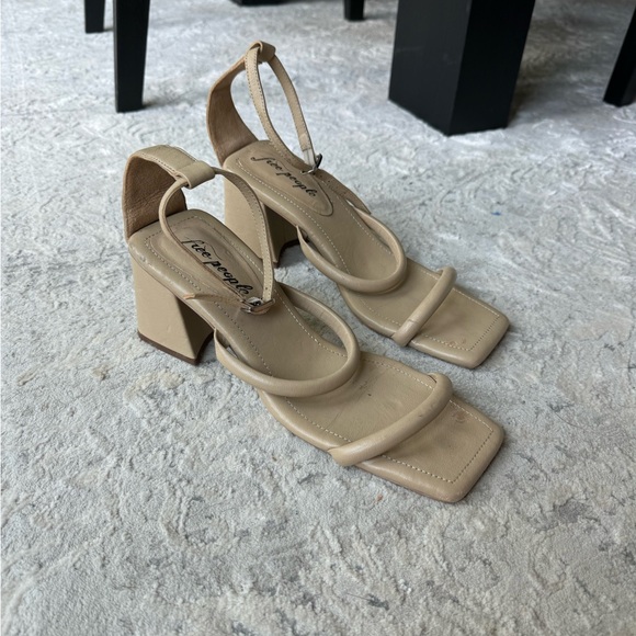 Free People Stylish Leather Beige Strappy Heels - Picture 2 of 7